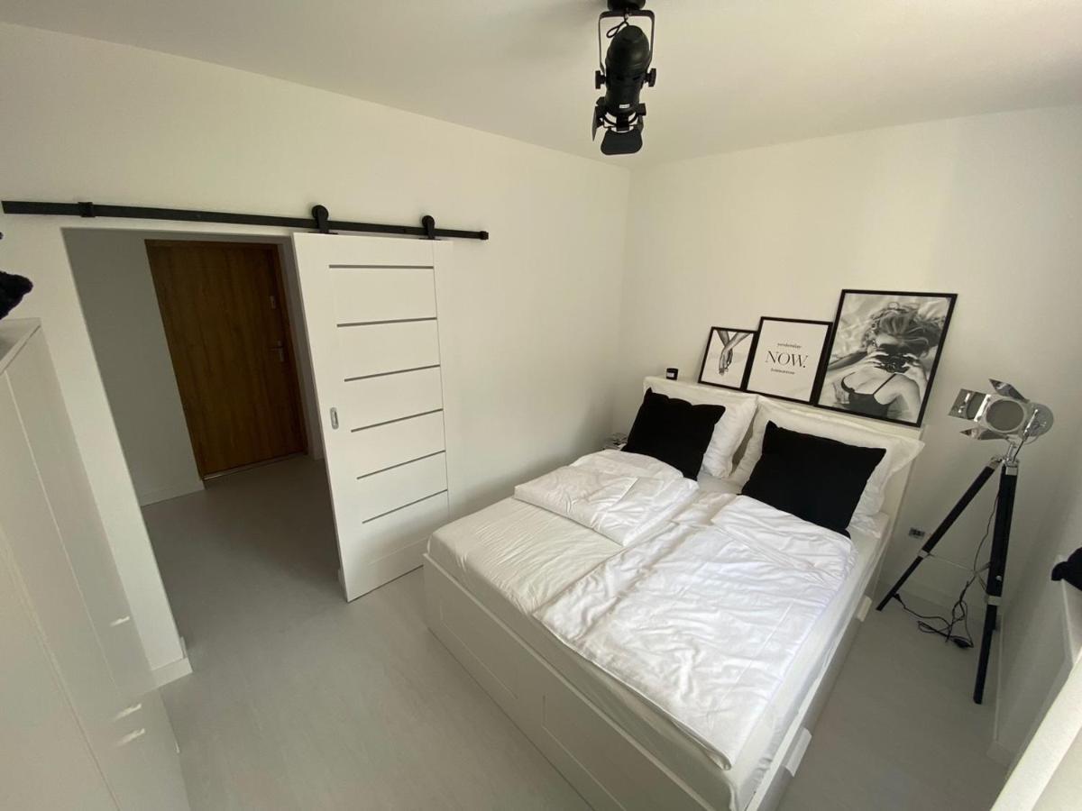 Przytulny Apartament Z Kominkiem Przy Jeziorze 博尔内苏利诺沃 外观 照片
