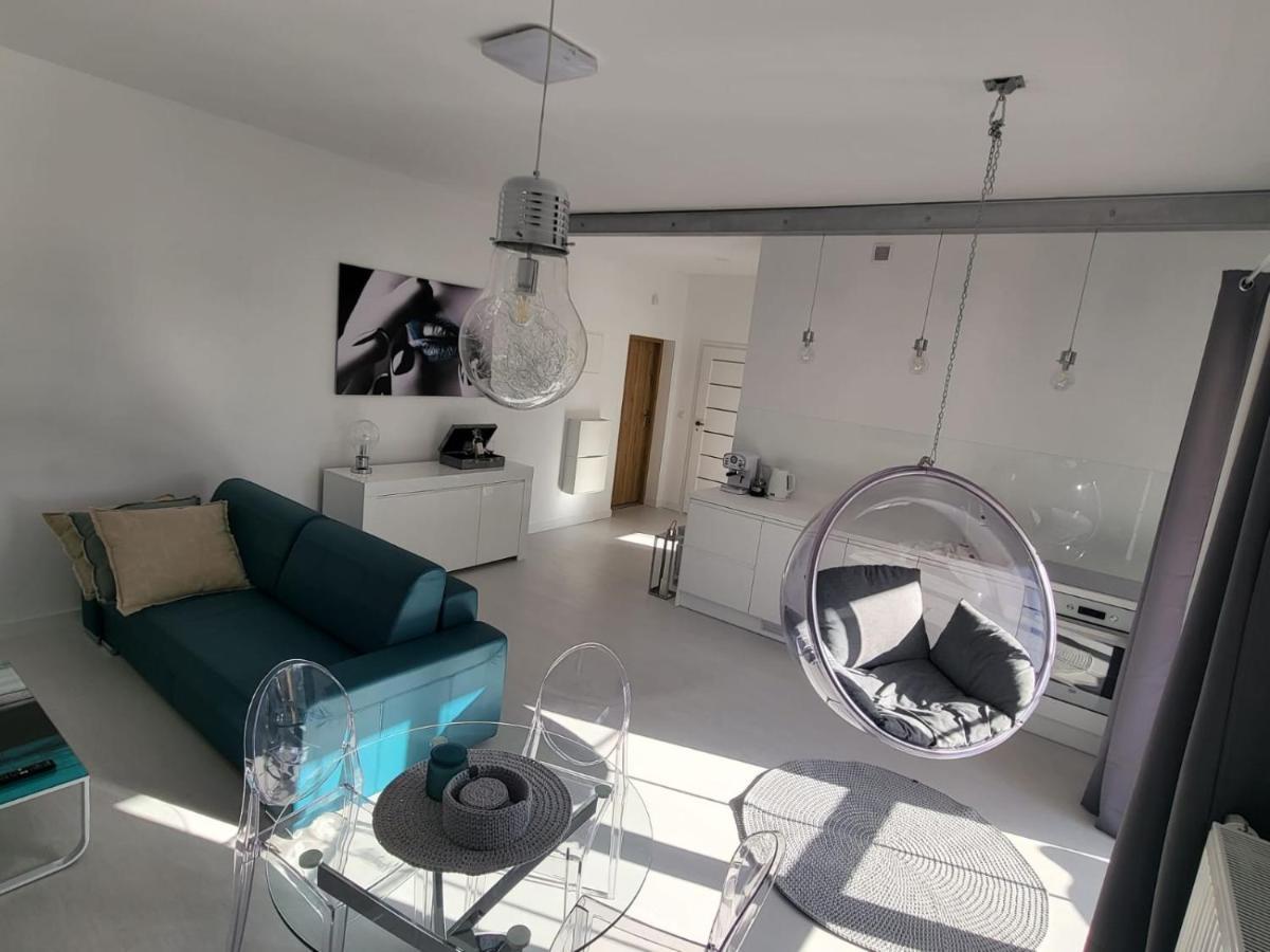 Przytulny Apartament Z Kominkiem Przy Jeziorze 博尔内苏利诺沃 外观 照片